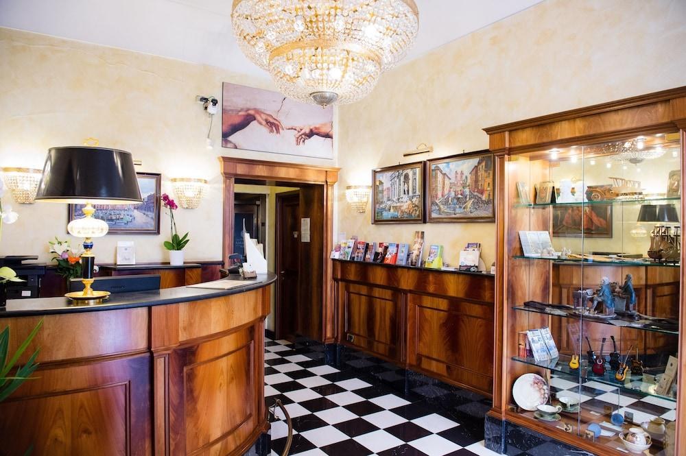 Hotel Amadeus photo 2