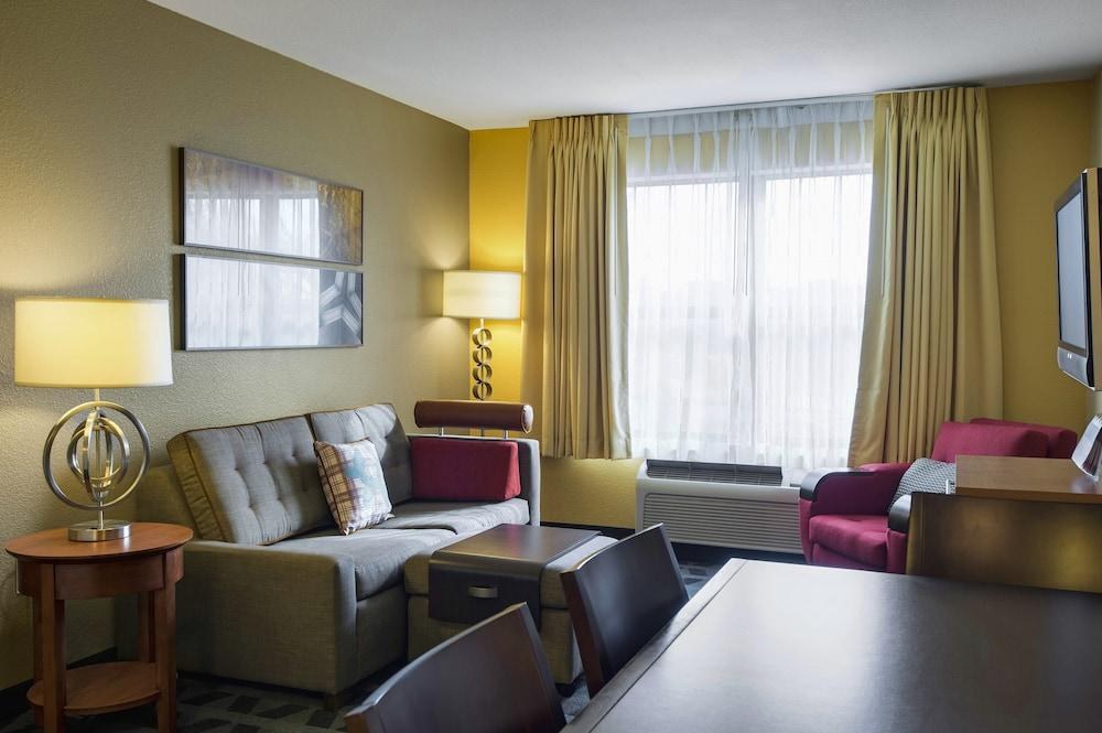 TOWNEPLACE SUITES KANSAS CITY OVERLAND PARK photo 2