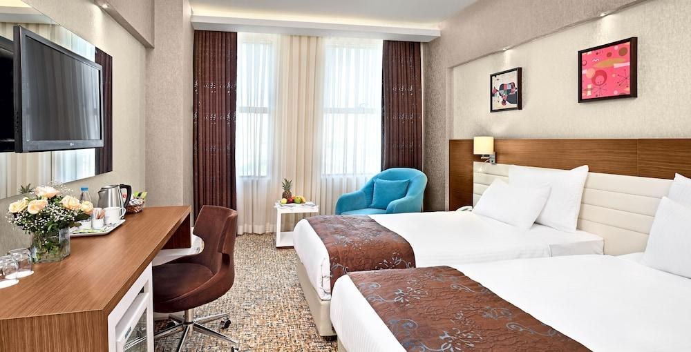 The Merlot Hotel photo 2
