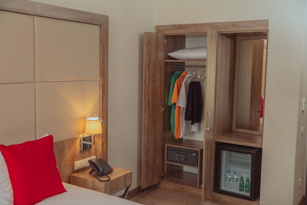 IBIS STYLES ISTANBUL BOMONTI photo 2