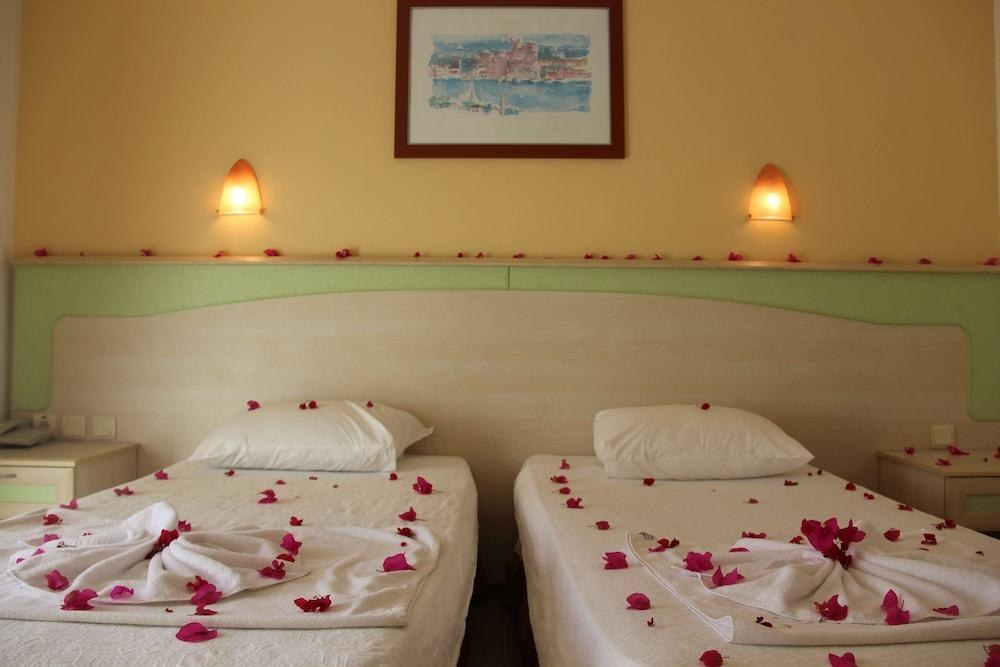 Serpina Hotel photo 1