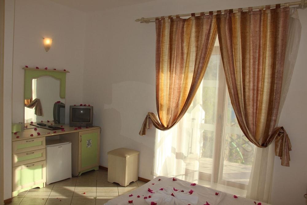 Serpina Hotel photo 2
