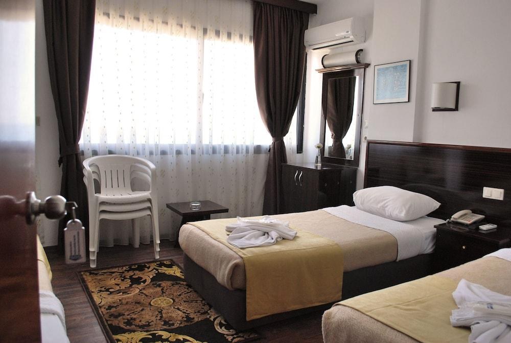 Sunday Beach Hotel photo 1