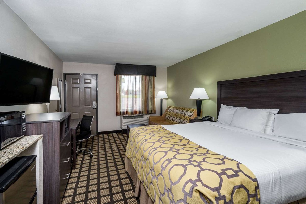 Baymont by Wyndham Clarksville photo 3