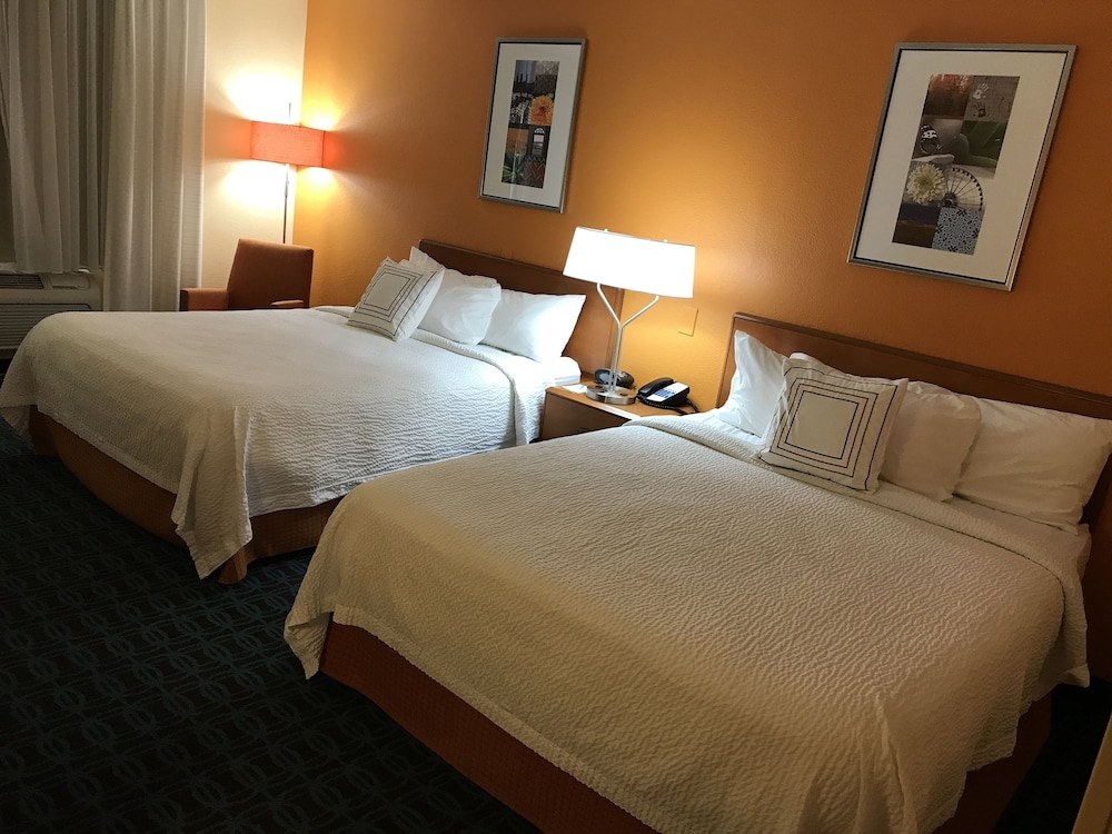 FAIRFIELD INN  SUITES PHOENIX NORTH photo 2