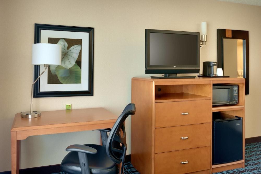 FAIRFIELD INN  SUITES SALT LAKE CITY AIRPORT photo 3