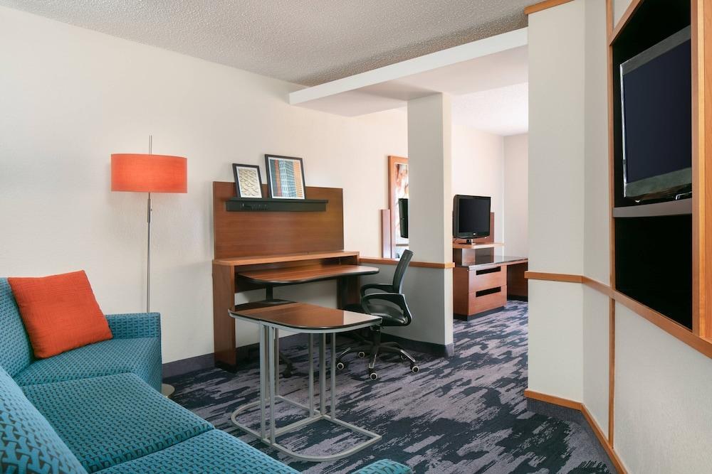 FAIRFIELD INN  SUITES TULSA CENTRAL photo 2