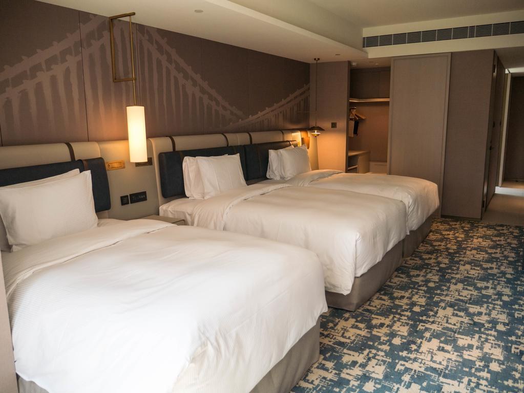 Hilton Taipei Sinban photo 2