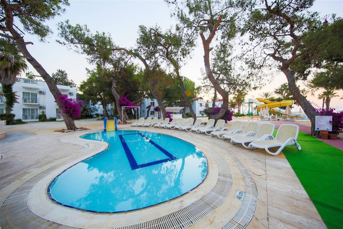 Amara Comfort Resort photo 1