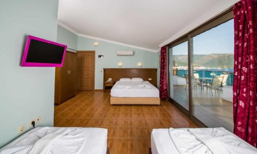 HONEYMOON BEACH HOTEL photo 1