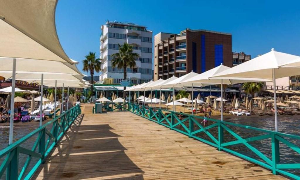 HONEYMOON BEACH HOTEL photo 2