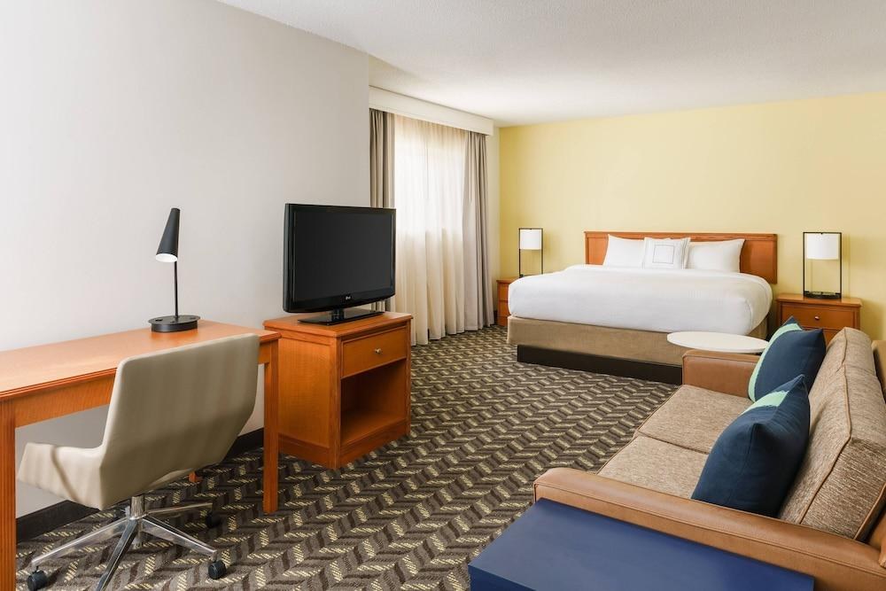 RESIDENCE INN HARTFORD WINDSOR photo 1