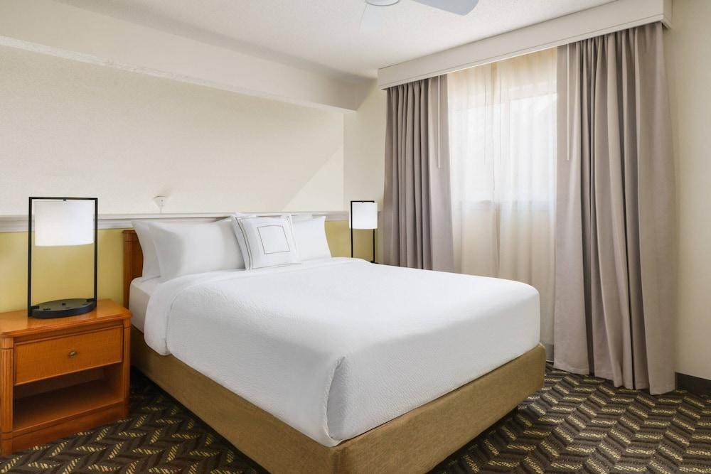 RESIDENCE INN HARTFORD WINDSOR photo 2