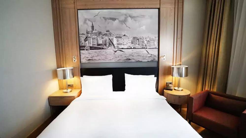 TRYP by Wyndham Istanbul Bas¿n Ekspres photo 1