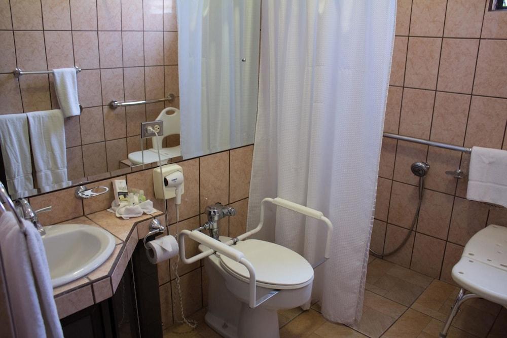ADVENTURE INN photo 3