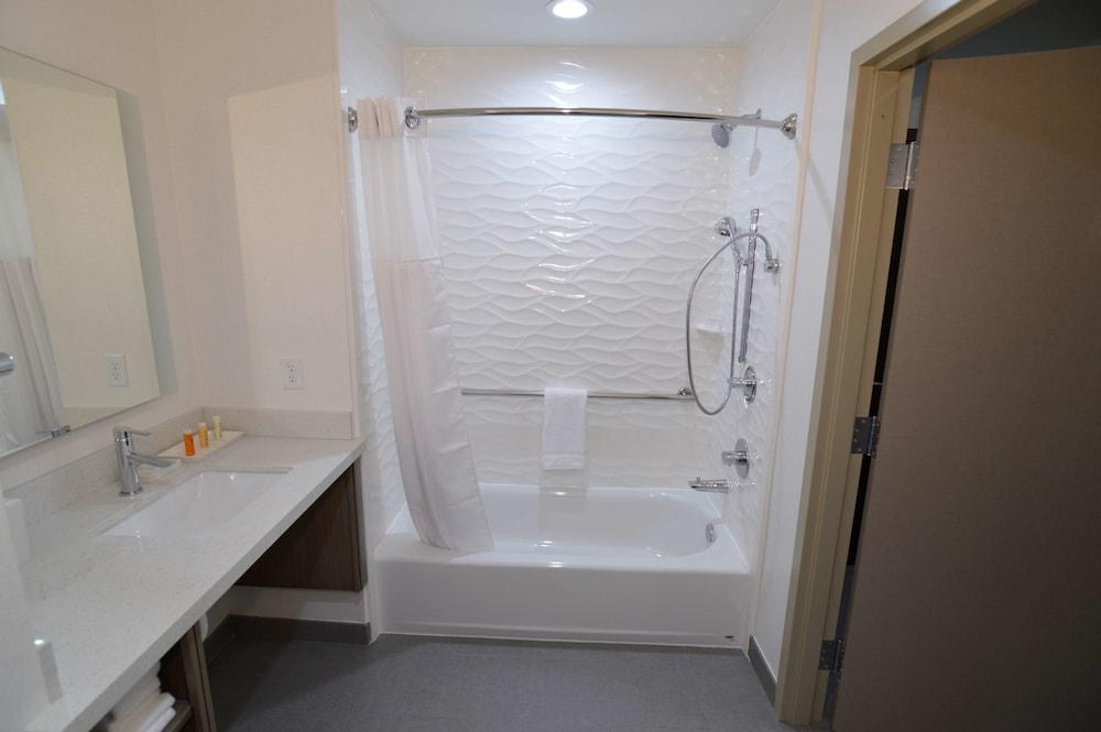Best Western Plus Houston I-45 North Inn & Suites photo 3