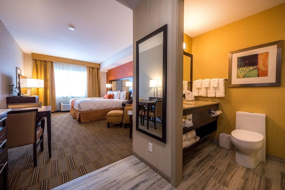 Best Western Plus Chateau Fort St. John photo 3