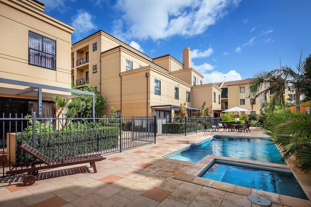 Best Western Northbridge Apartments