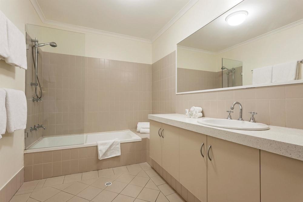 Best Western Northbridge Apartments photo 3