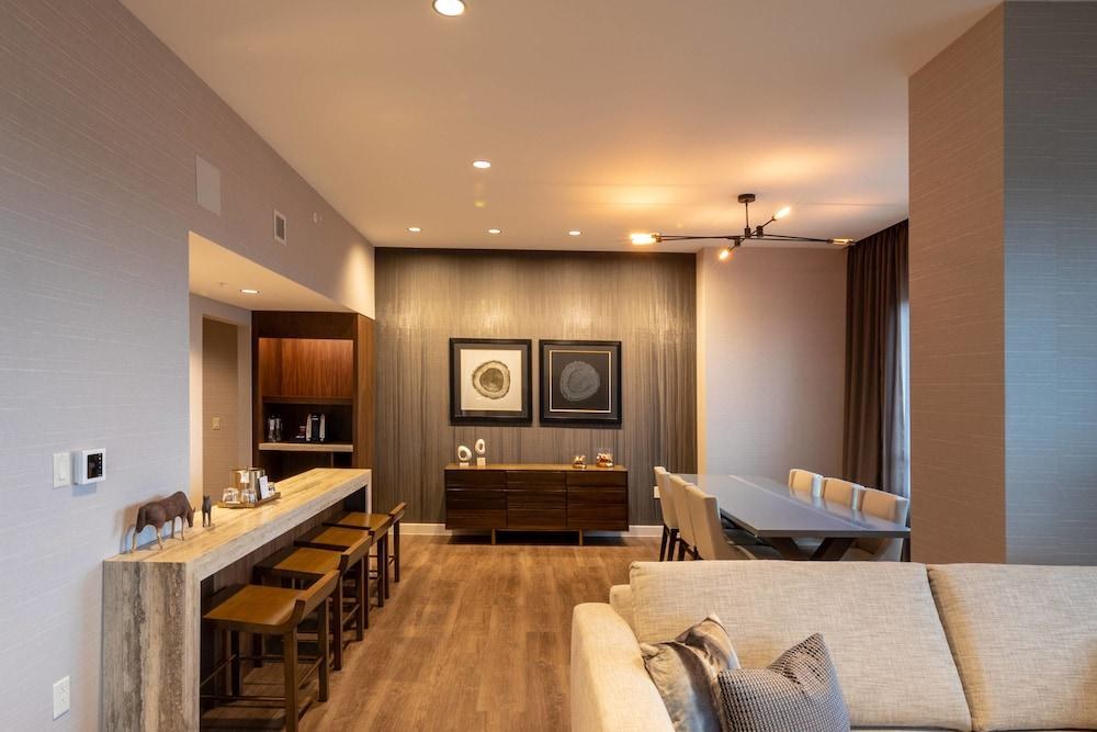 HOUSTON CITYPLACE MARRIOTT AT SPRINGWOODS VILLAGE photo 1