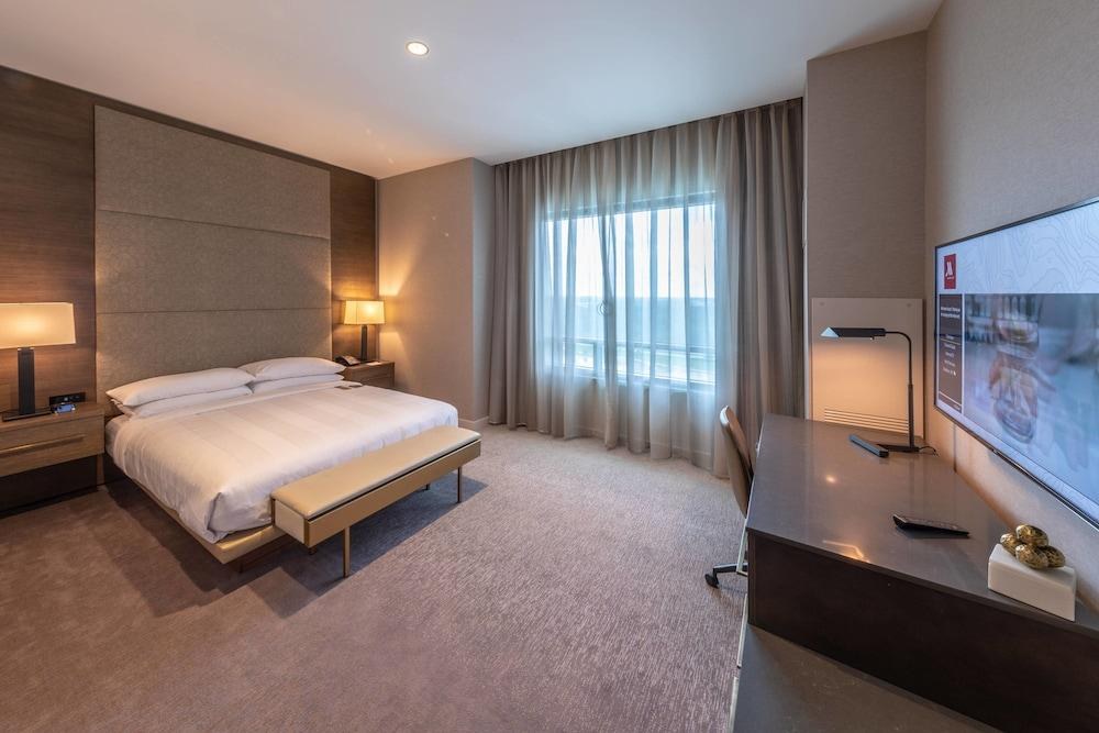 HOUSTON CITYPLACE MARRIOTT AT SPRINGWOODS VILLAGE photo 2