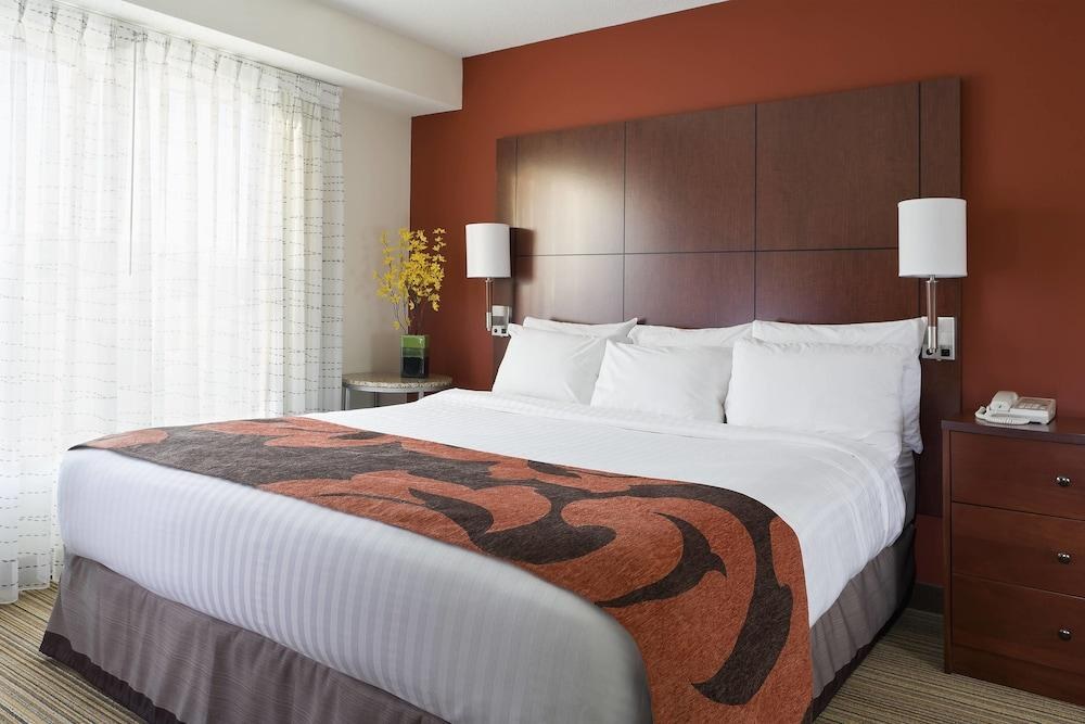 RESIDENCE INN CEDAR RAPIDS photo 2
