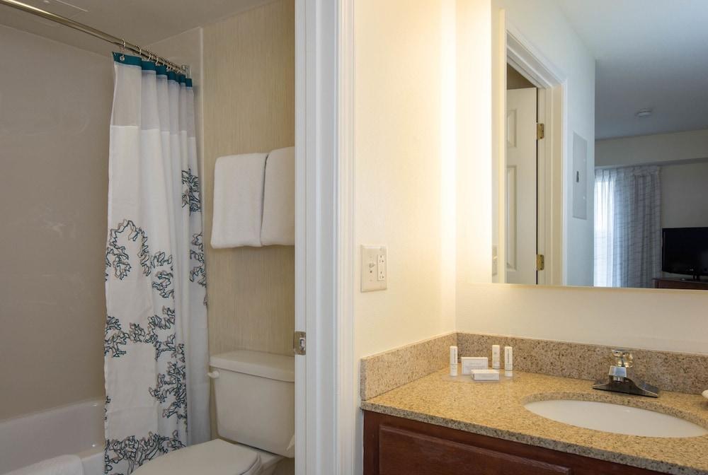 RESIDENCE INN CHARLOTTE PIPER GLEN photo 3