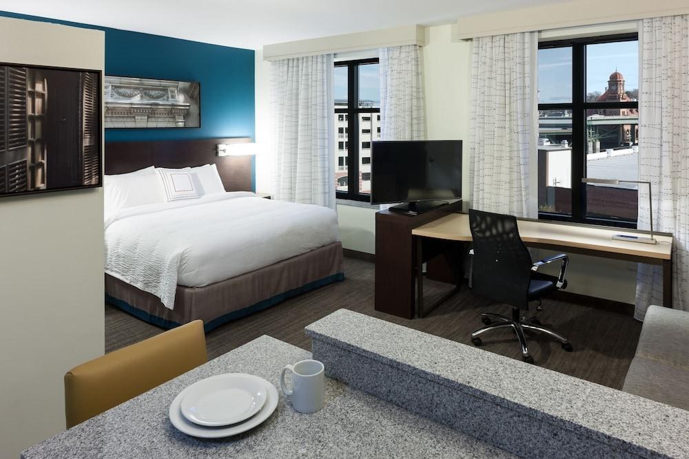 RESIDENCE INN RICHMOND DOWNTOWN photo 1