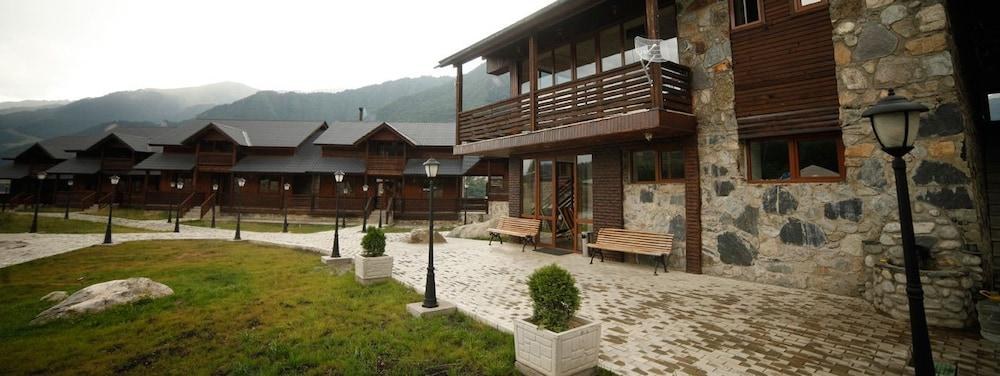 BANGURIANI HOTEL