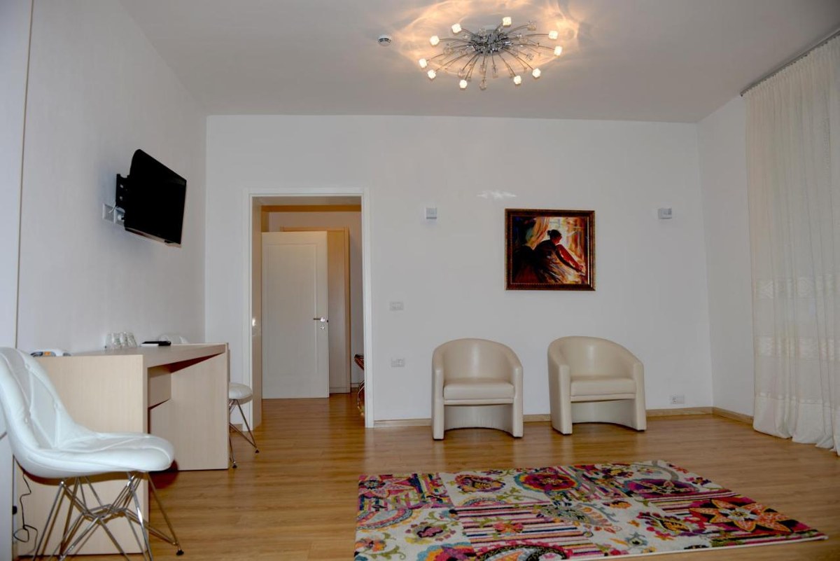 GRAND WHITE CITY HOTEL photo 2