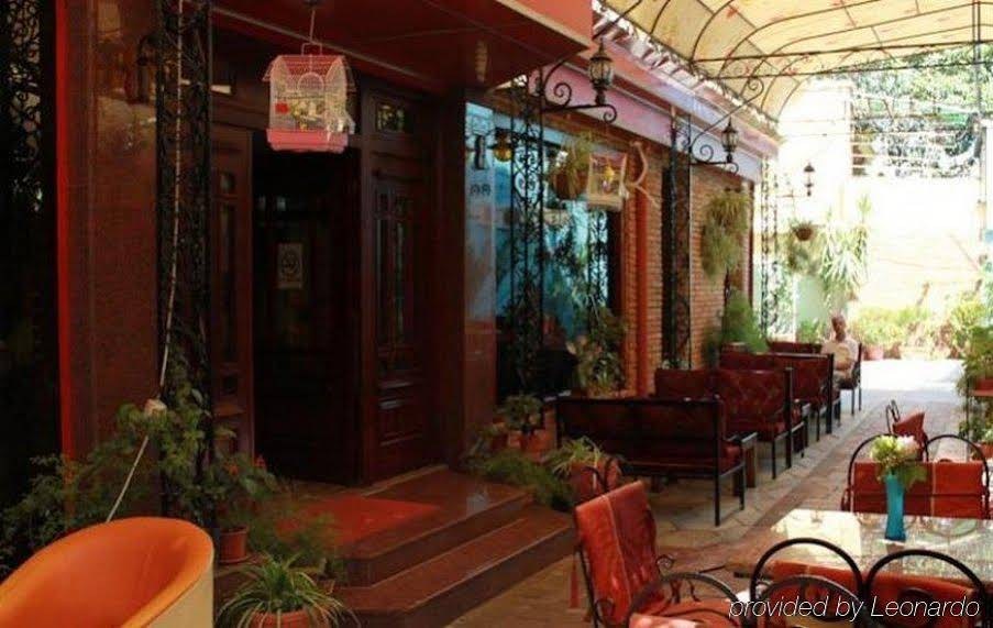 HOTEL LIVIA