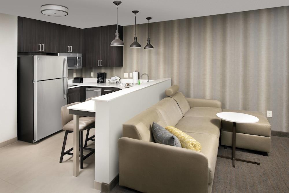 RESIDENCE INN DENVER AIRPORT/CONVENTION CENTER