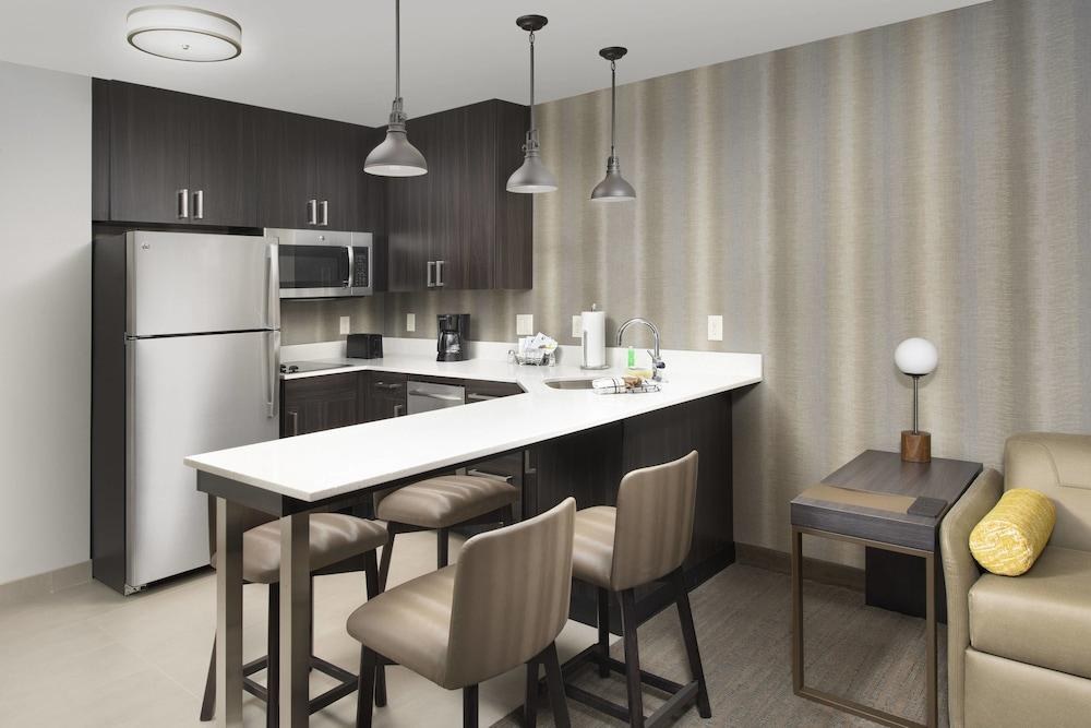 RESIDENCE INN DENVER AIRPORT/CONVENTION CENTER photo 1