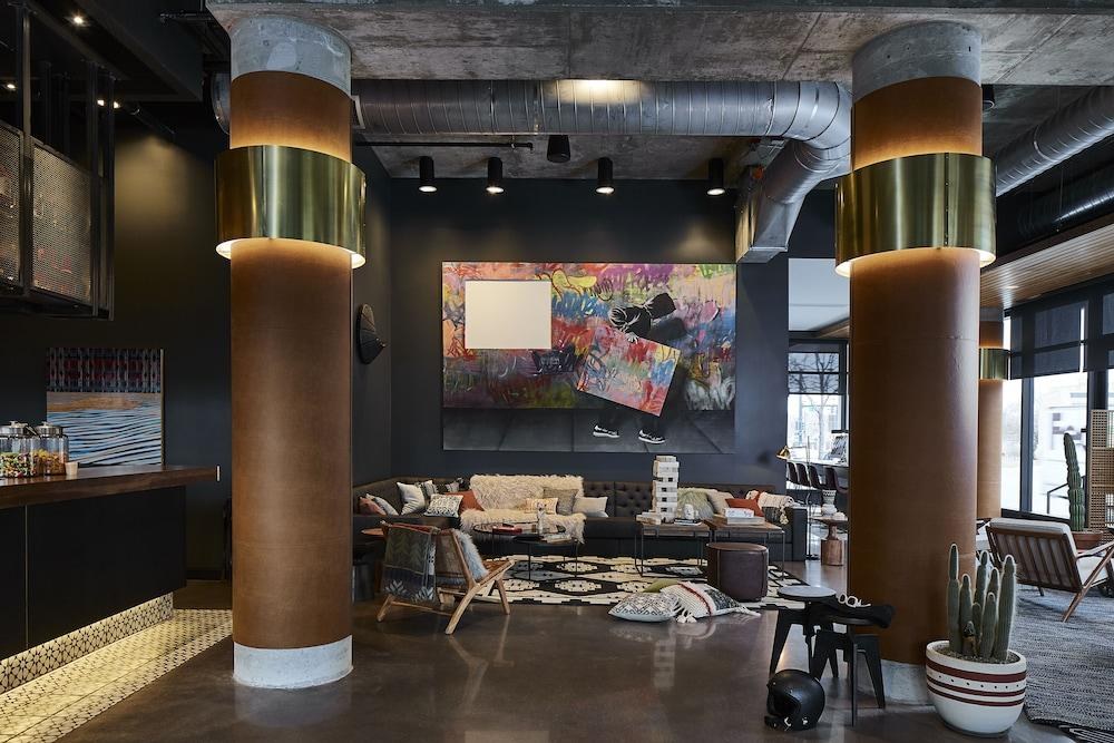 MOXY DENVER CHERRY CREEK photo 1