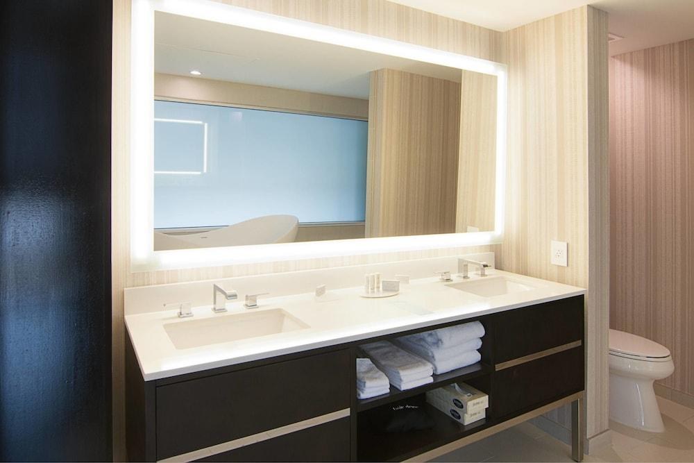 SPRINGHILL SUITES FORT WORTH FOSSIL CREEK photo 3