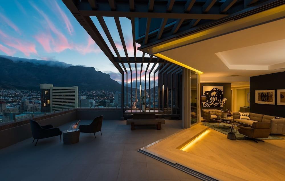 Radisson Blu Hotel Amp; Residence, Cape Town
