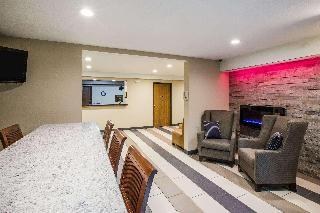 Baymont by Wyndham Cedar Rapids photo 3