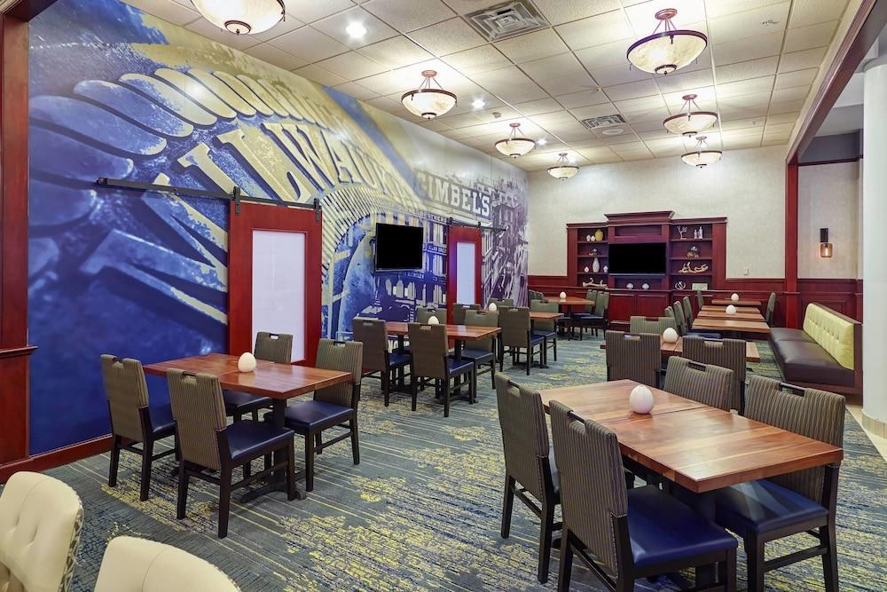 Residence Inn Milwaukee Downtown by Marriott photo 2