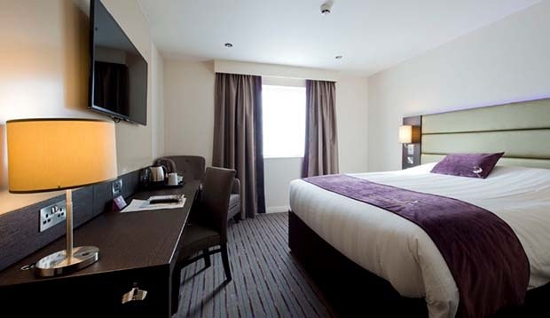 Premier Inn Premier Inn London Clapham photo 1