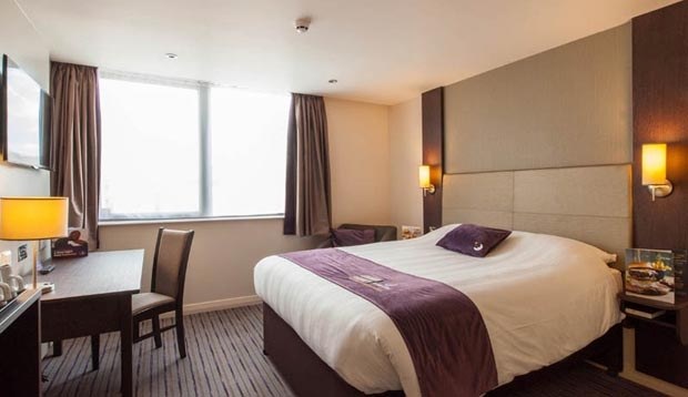 Premier Inn Premier Inn London Hendon - The Hyde photo 1