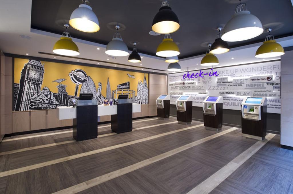 PREMIER INN KING'S CROSS photo 2