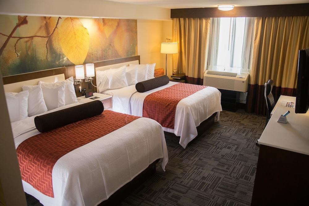 BEST WESTERN PREMIER MILWAUKEE-BROOKFIELD HOTEL & SUITES photo 4