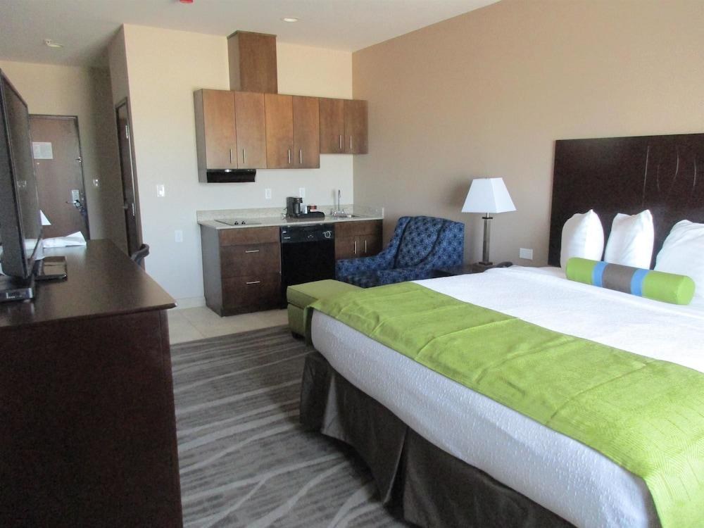 Best Western Plus Denver City Hotel & Suites photo 1