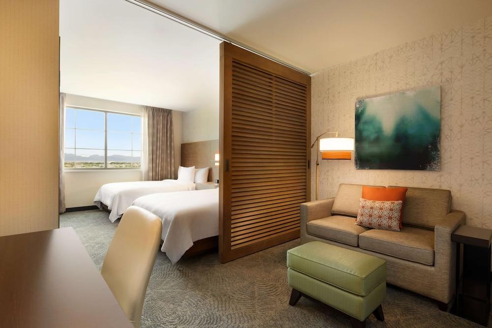 Embassy Suites by Hilton Oahu Kapolei photo 2