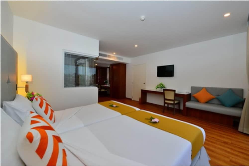 NH Boat Lagoon Phuket Resort photo 4