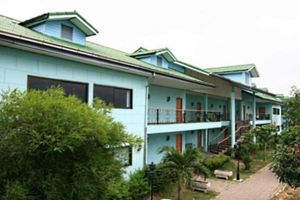 Hotel 13 Coins Airport Grand Resort photo 4