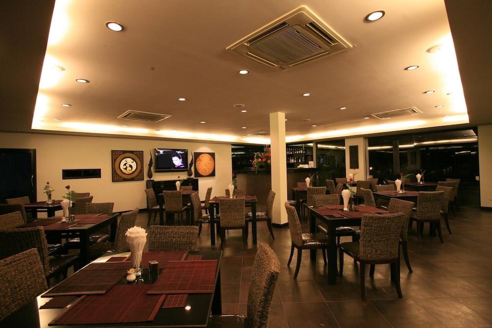 Palm Grove Resort photo 2