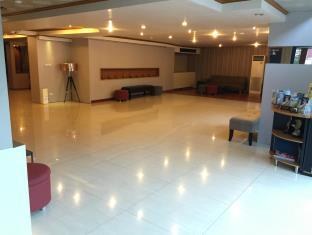 OYO 796 Paradise Sukhumvit Hotel photo 2