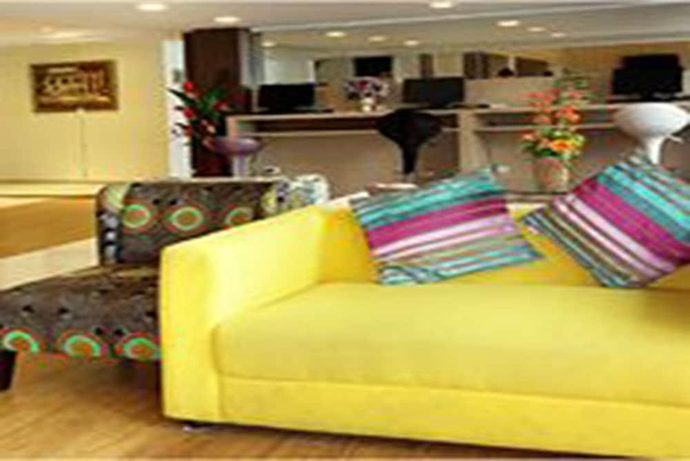Nantra Silom Hotel photo 2
