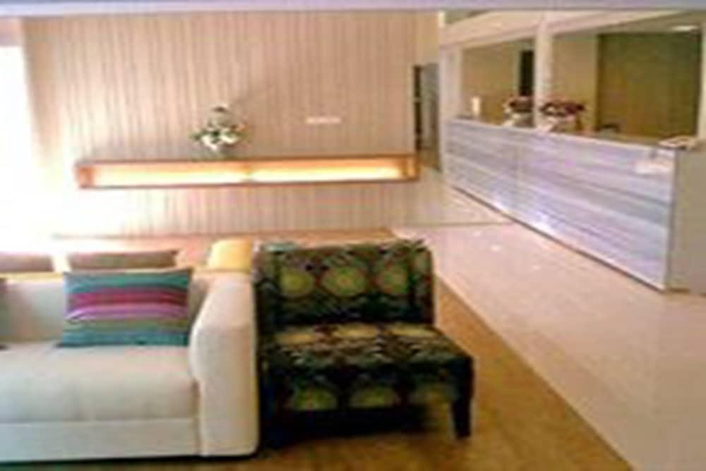 Nantra Silom Hotel photo 4